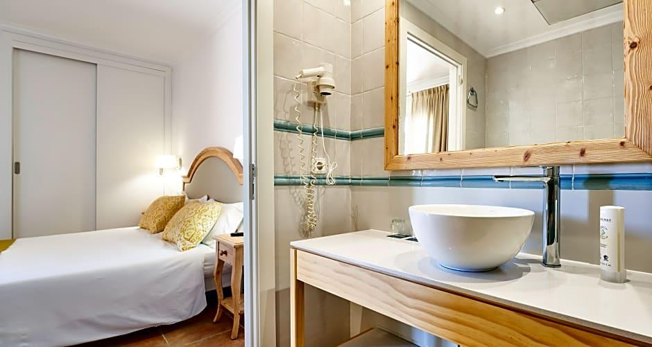 Bathroom, Insotel Cala Mandia Resort, Baleares