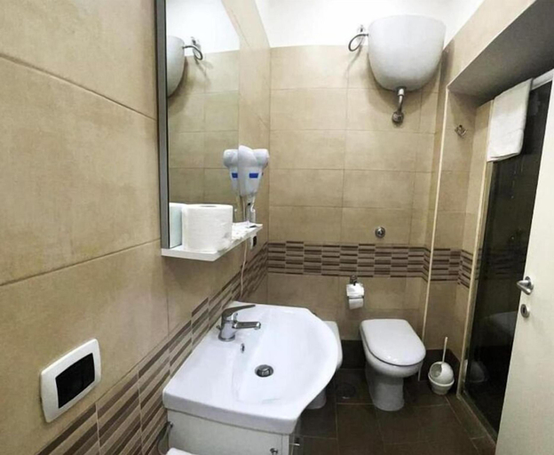 Bathroom 3, Napoli House Dream, Napoli
