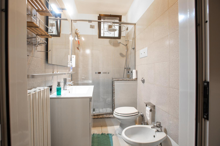 Bathroom 3, Orio Welcome, Bergamo