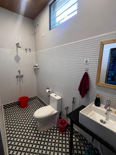 Bathroom 3, Chamba Nest, Tehri Garhwal