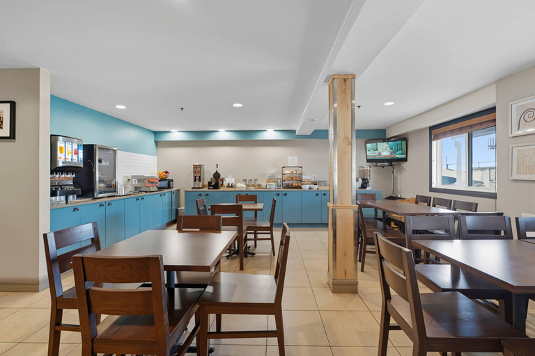 Food & Drinks 5, Country Inn &Suites Saskatoon, Division No. 11