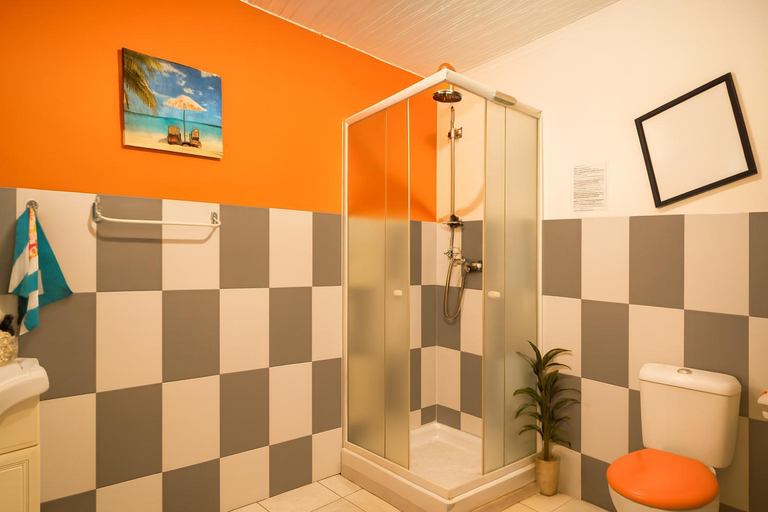 Bathroom, Hostel des 3 sources, Sainte-Marie