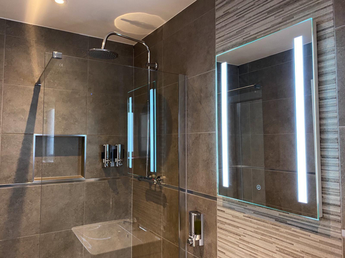 Bathroom 4, King Street Serviced Apartments, Lancashire