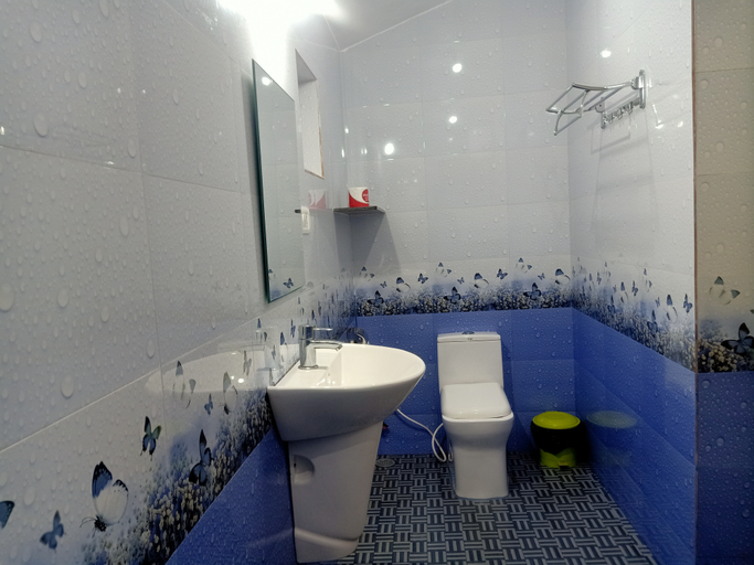 Bathroom 4, Namaste Yoga Farm, Uttara Kannada