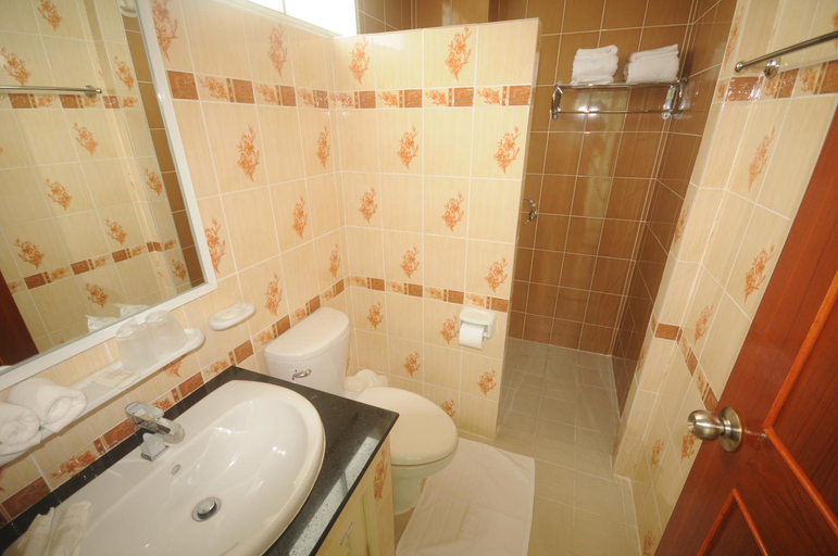Bathroom 3, Chinatip Yusabuy, Muang Nan