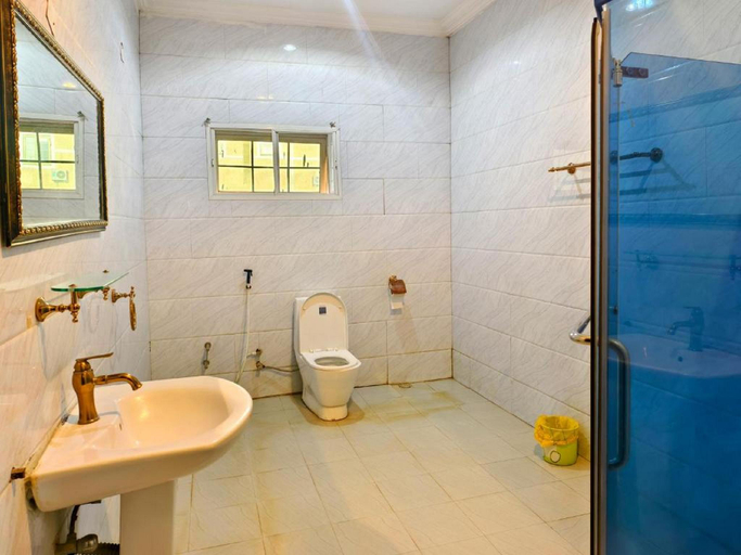 Bathroom 3, Jun Yue No.9 Hotel Kano , Fagge