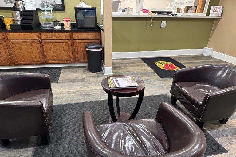 Public Area 5, Super 8 by Wyndham Mendota, La Salle