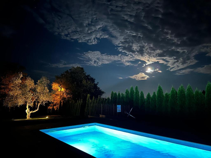 3, Villa San Martino With Heated Pool , Outside Jacuzzi  Hydromassage bathub, Sveta Nedelja