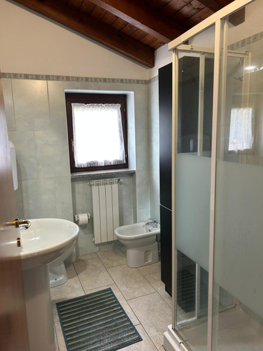 Bathroom 2, Malpensa milano intero appartamento , Varese