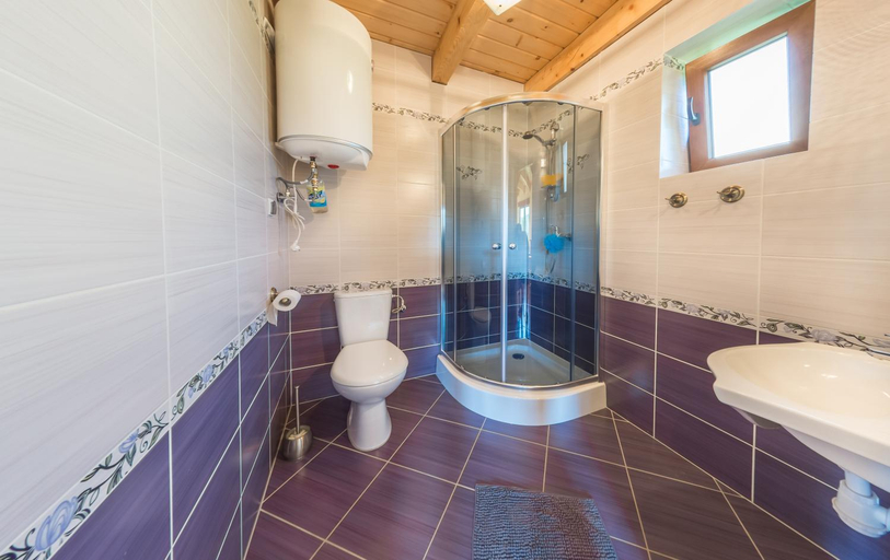 Bathroom 2, Bobrowka, Lesko