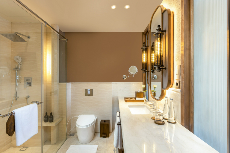 Bathroom 5, Grand Hotel De Djokja, Yogyakarta
