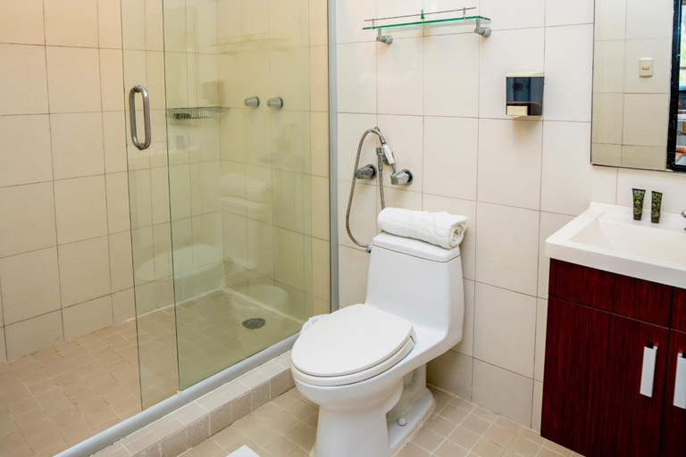 Bathroom 4, HOTEL ISLA GRANDE, Portobelo