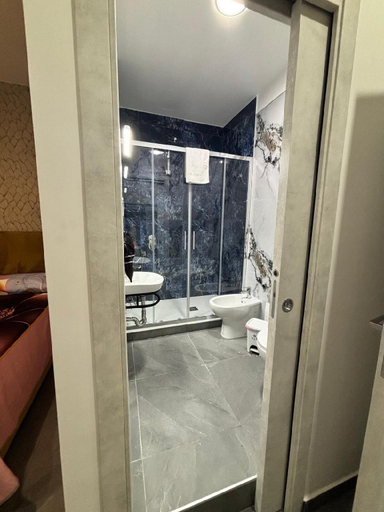 Bathroom 5, B&B Fortyfive, Napoli