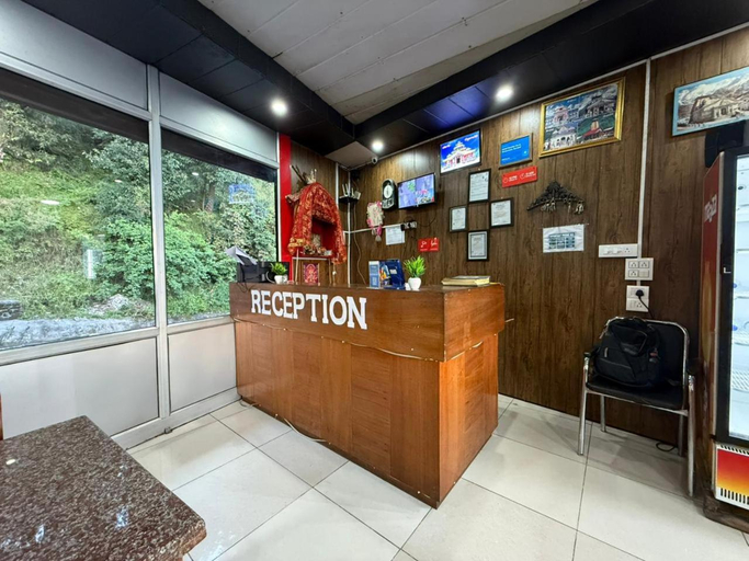 Public Area 2, Hotel Sunrise Inn /& Restaurant Kanatal, Tehri Garhwal