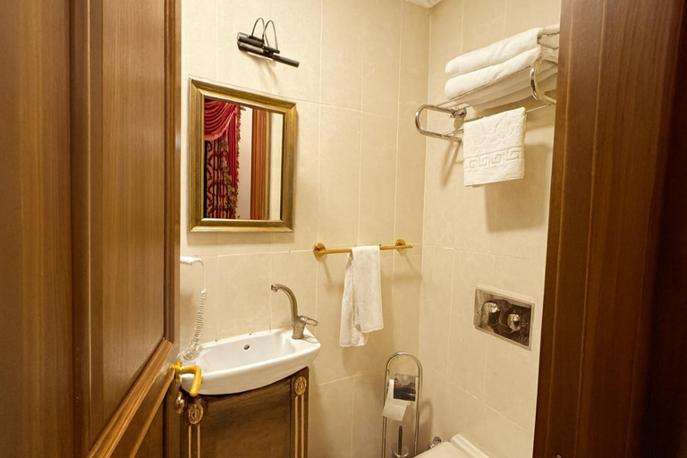 Bathroom 4, Bey port hotel, Beyoğlu