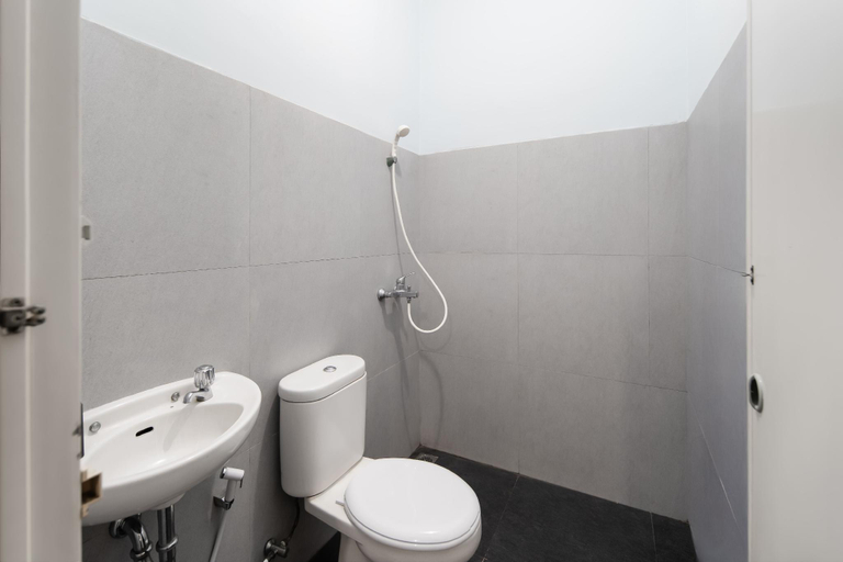 Bathroom 5, Cove Stariez, Tangerang