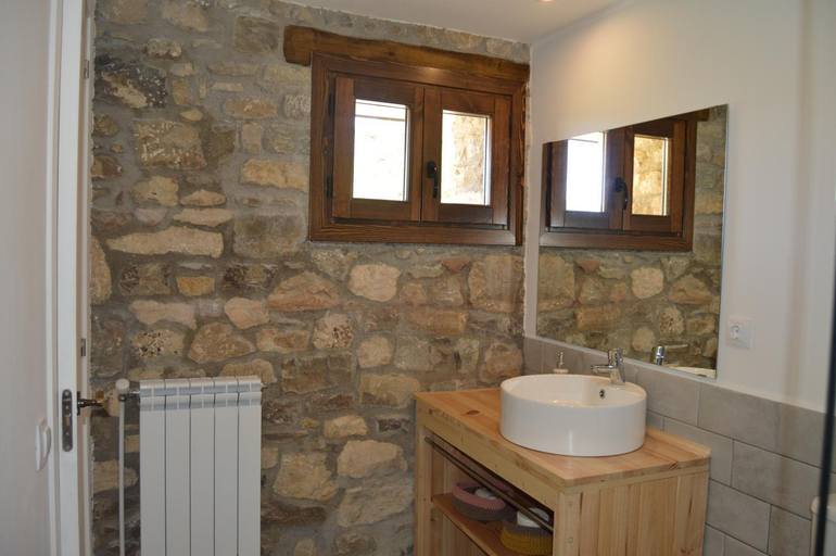 Bathroom 5, Lo Cel De Tolo, Lleida