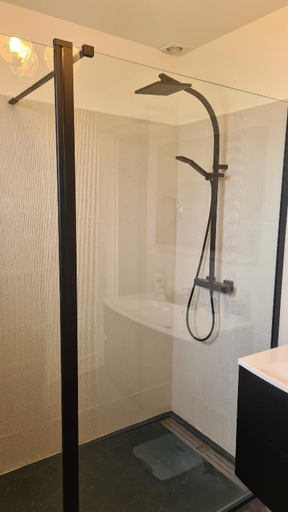 Bathroom 3, Villa Maella en Normandie- chambres tout confort - SPA, Orne