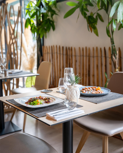 Food & Drinks 5, Hotel Vitalparc, The Originals Collection, Gironde