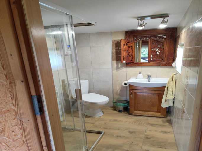 Bathroom, Cottage in Koscierzyna with Lake Nearby, Kartuzy