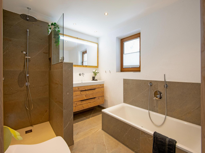 3, Exclusive apartment with garden and whirlpool, Schwaz