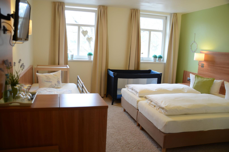 Bedroom 3, Hotel Mainblick Garni, Main-Spessart