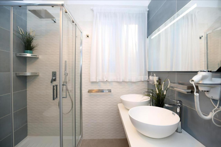 Bathroom 4, B&B in Villa Dei in Positano - Camere, Salerno
