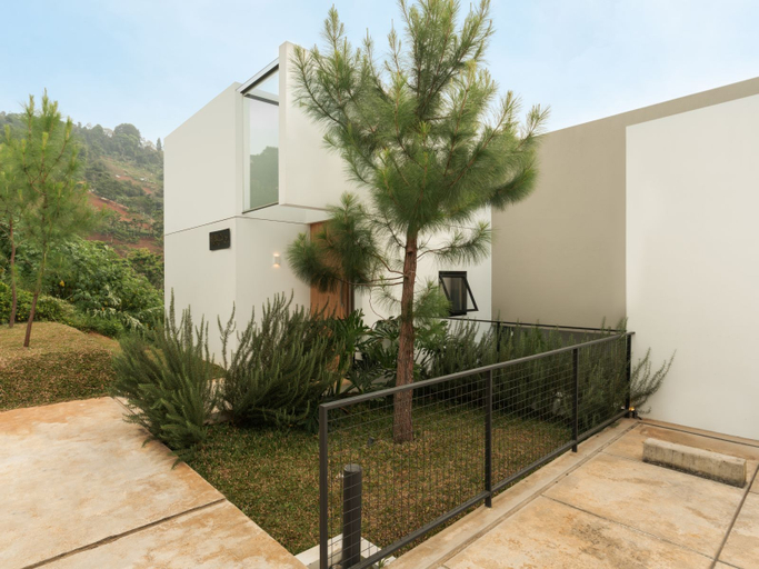 Exterior & Views 2, Dago Village Villa Serenity G10, Bandung