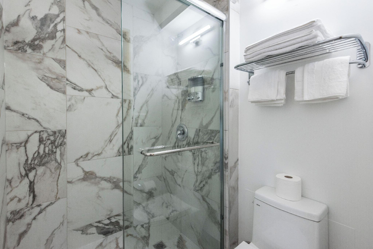 Bathroom 4, BLUE HORSE MOTEL, Division No. 6