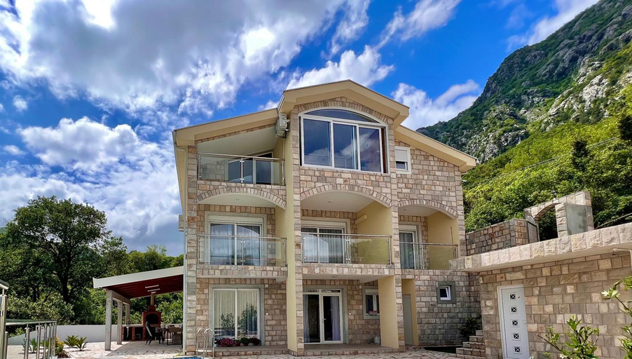 Exterior & Views, Villa Maki
