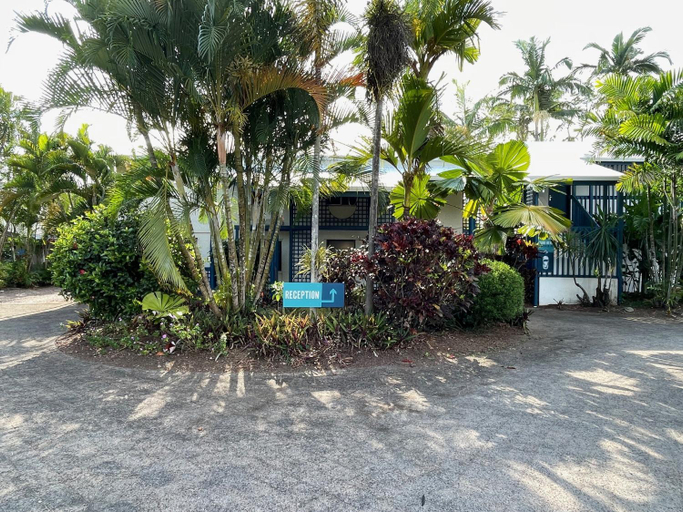 Exterior & Views, Mission Beach Lodge, Johnstone