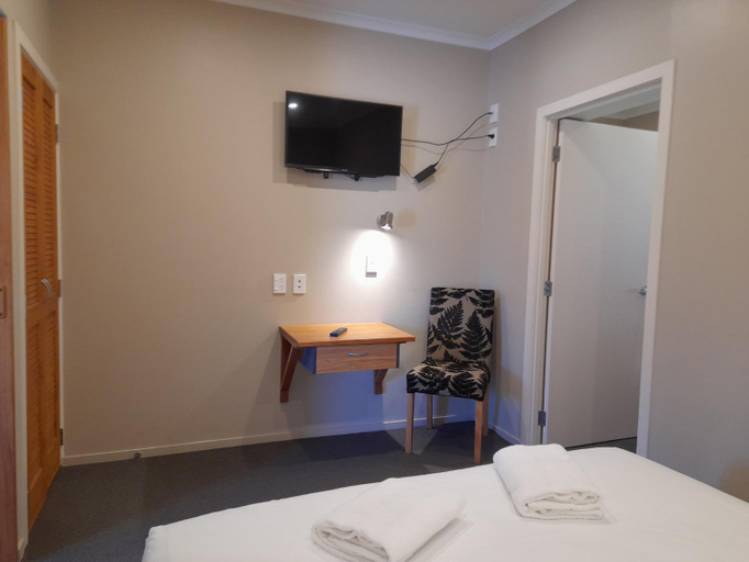 Bedroom 2, Tongariro Junction Motel, Taupo
