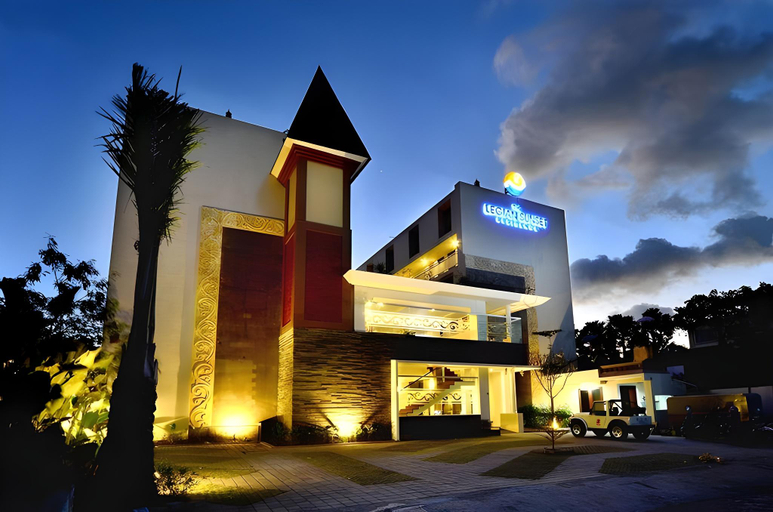 Exterior & Views