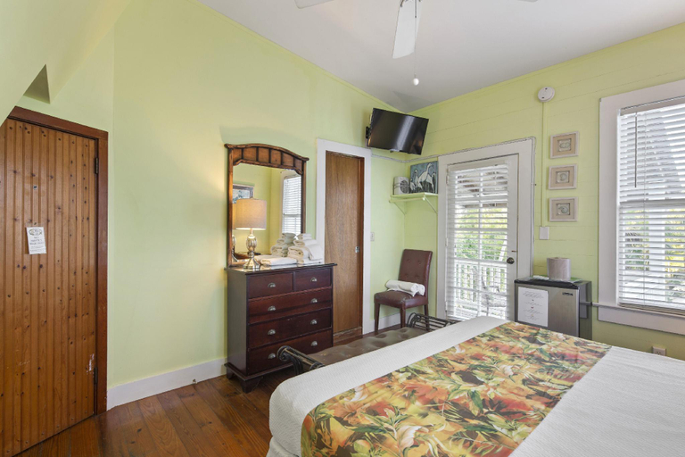 Bedroom 2, Curry House - Room 1, Monroe