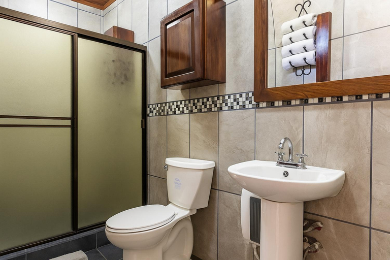 Bathroom 3, La Terraza Guest House B&B, Grecia