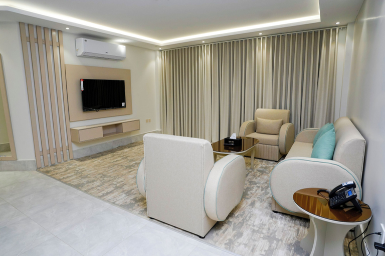 Room 3, Nouf plaza