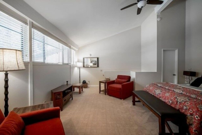Room 2, St. Anton Courtyard View 2-bedroom Condos w/ Pool & Jacuzzi, Mono
