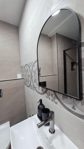 Bathroom 5, SOS House - Piccadilly Circus London, London