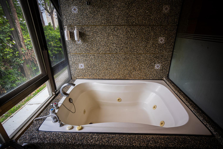 Bathroom 3, Jungle City Motel, Chiayi City