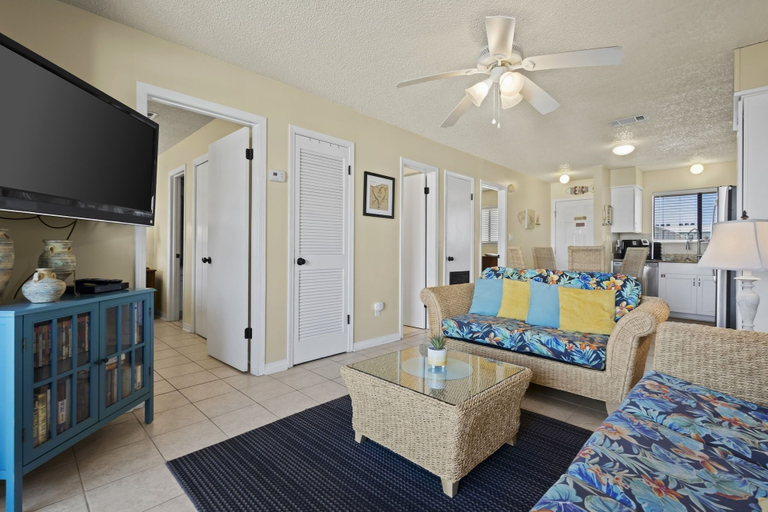 Living area 2, Las Palmas 224 2 Bedroom Condo by RedAwning, Baldwin