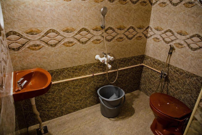 Bathroom 3, Le French White Villa, Puducherry