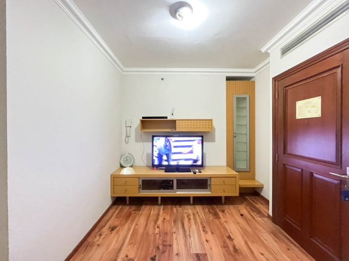 Facility 2, Spacious White 3BR at Grand Setiabudi Apartment By Travelio, Bandung