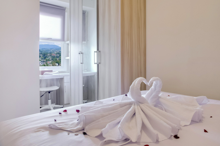 Others 3, 2BR Parahyangan Residences W/ Pool, Bandung