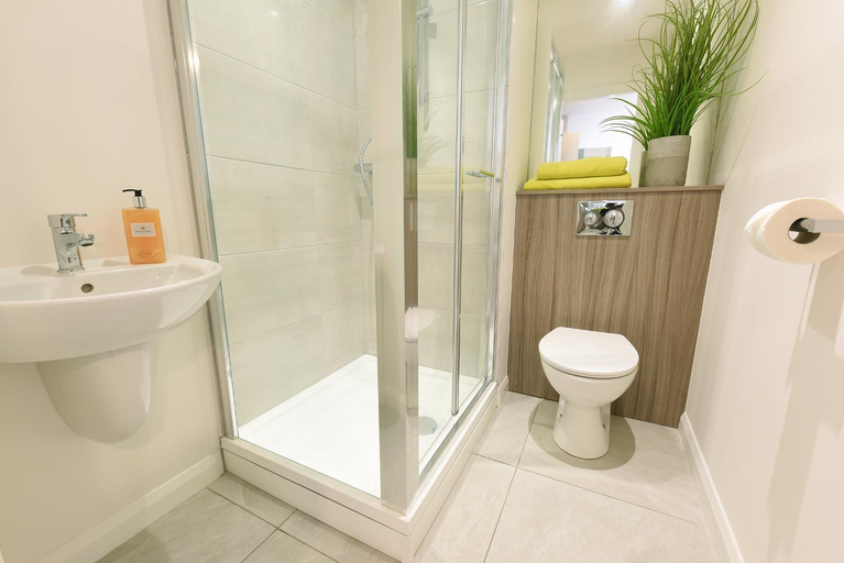 Bathroom 4, Yugo Melbourn Point