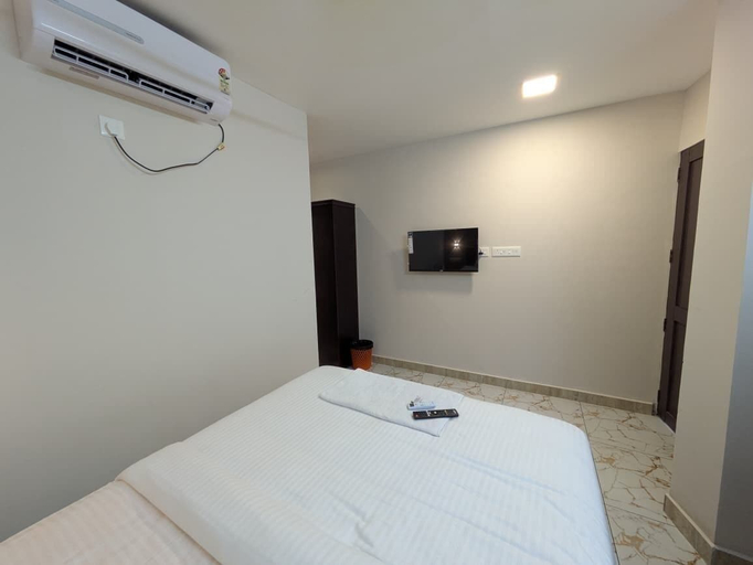 Room 5, Vista by Booksy One, Kollam