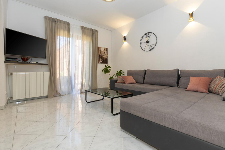Others 4, Ripenda Apartments, Labin
