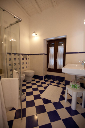 Bathroom 5, Italiana Resort Maniace, Syracuse