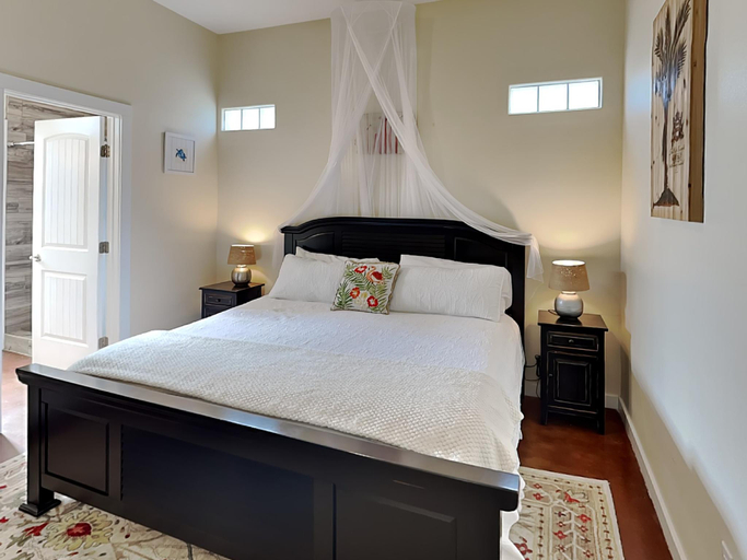 Bedroom 3, Dock Holiday, Nueces
