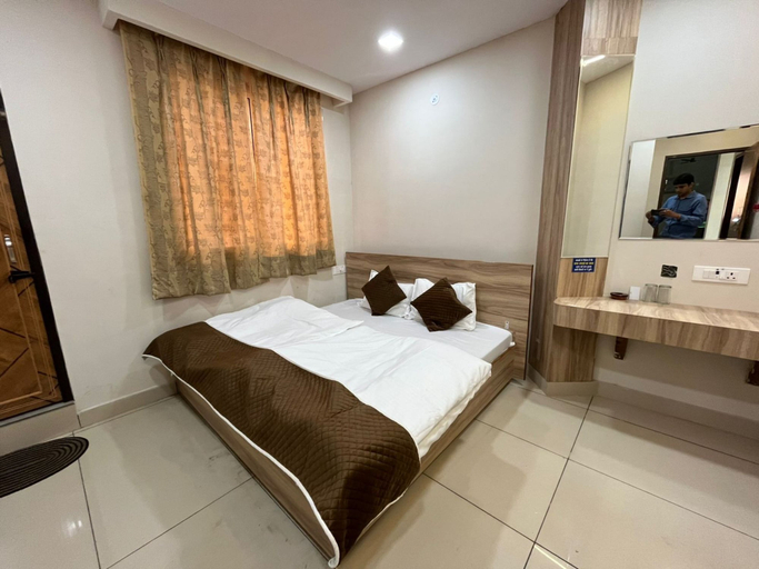 Room 5, HOTEL PRAKASH BLOCK-1, Saharanpur