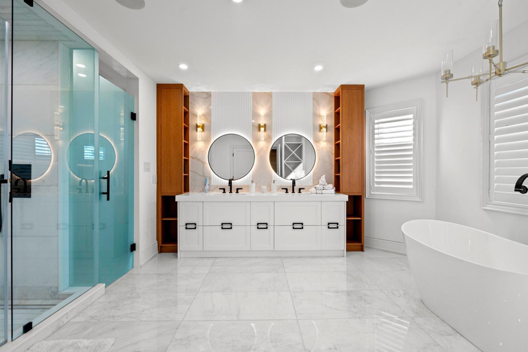 Bathroom 2, GLOBALSTAY Luxury 4-Bedroom House near Wonderland, York